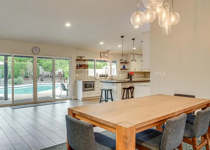 Holiday home Close To Hiking! Snowbird Haven W/ Pool In Phoenix